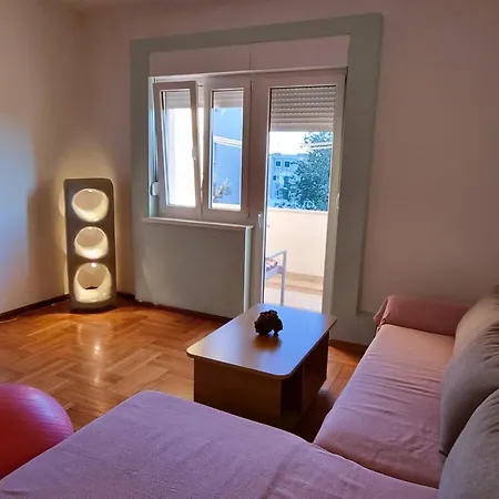 O-k- By Interhome *