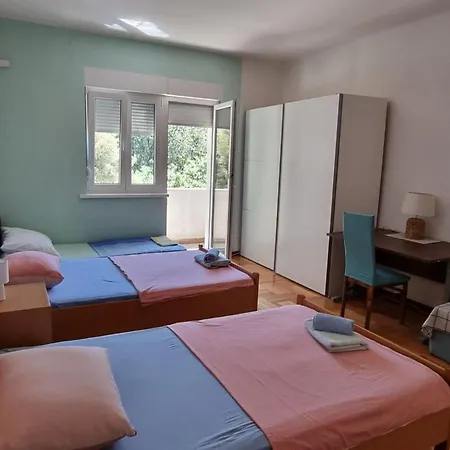 O-k- By Interhome Apartment Split